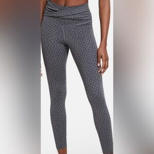🆕 Nike Yoga 🧘🏽‍♂️🧘🏽‍♀️ Tight Fit High Rise 7/8 Length Leggings | XL | NWT